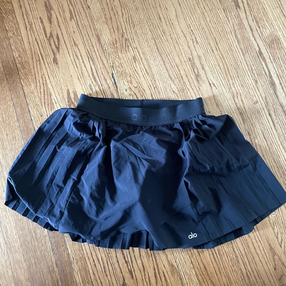 ALO yoga tennis skirt size Large